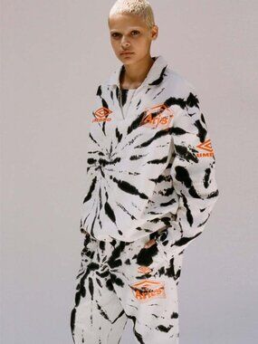 Aries & Umbro Black & White Tie-Dye Pullover Top